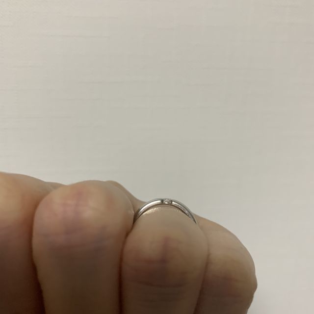 【銀座ダイヤモンドシライシの口コミ】 サイズ変更可能、一粒のダイヤを最大限に輝かせるデザイン、丸みを帯びた…