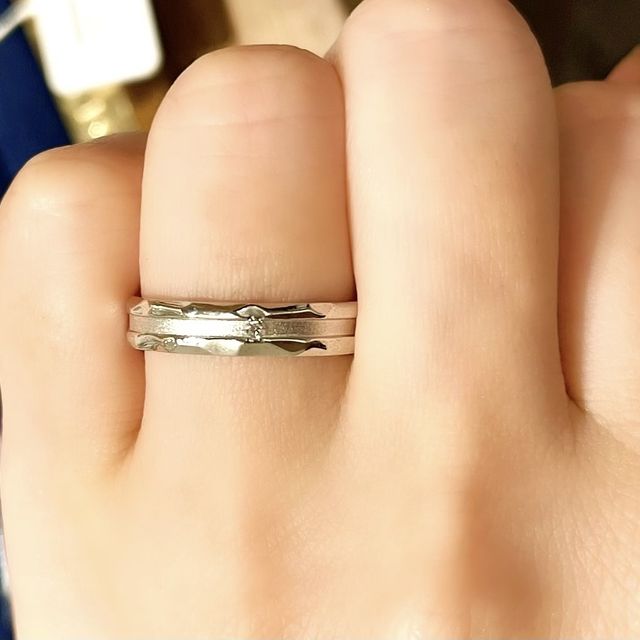 【MIORING(ミオリング)の口コミ】 まずはデザインが個性的で人と被りにくいと思います。
格好良さの中にもエ…