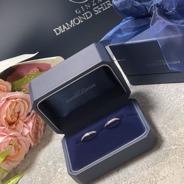 【銀座ダイヤモンドシライシの口コミ】 指輪のデザインについて : 波のようなデザインで、指馴染みがいいです。ダ…