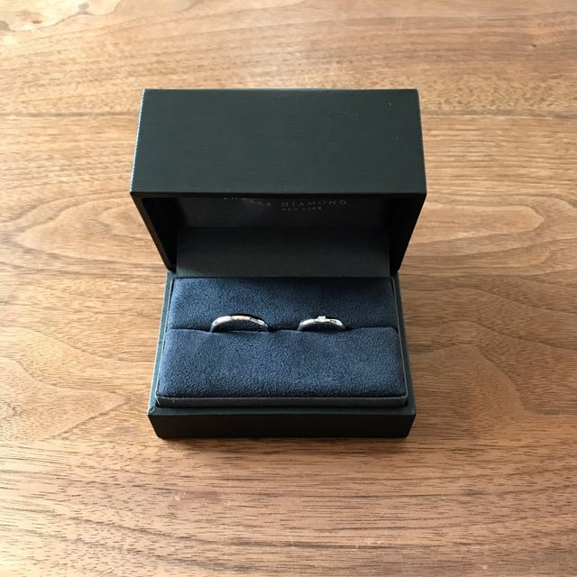 【ラザール ダイヤモンド(LAZARE DIAMOND)の口コミ】 シンプルな一粒ダイヤのもので、石の輝きが綺麗な指輪を探していました。…