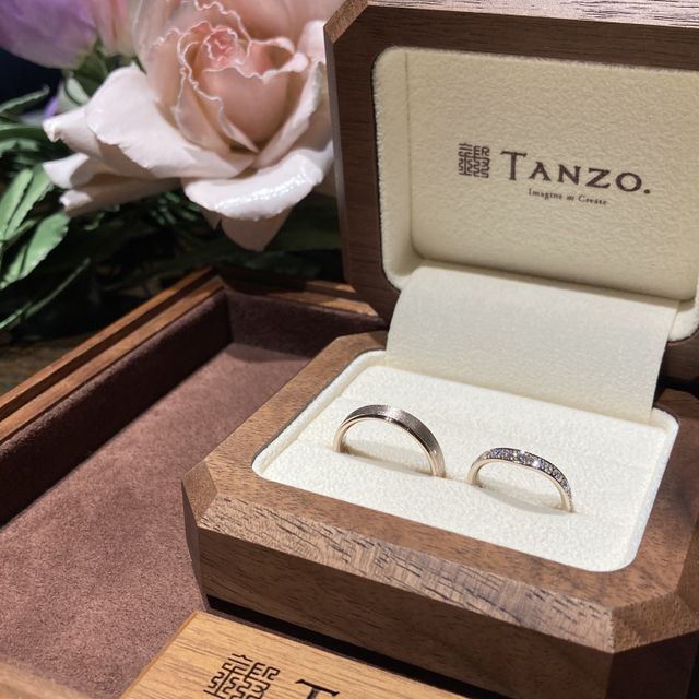 【TANZO.(鍛造指輪)の口コミ】 ペアの結婚指輪だと、彼の指輪が細いものばかり。また私の欲しいデザイン…