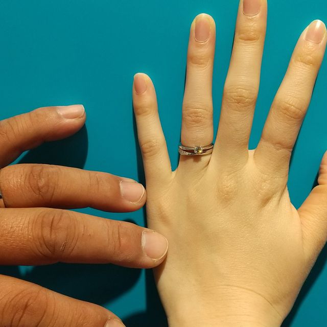 【銀座ダイヤモンドシライシの口コミ】 結婚指輪のデザインに一目惚れしました。リボンの形にねじれたリングがお…