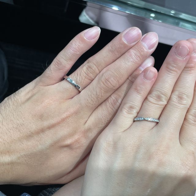 【アイプリモ(I-PRIMO)の口コミ】 デザインが可愛らしいものばかりで指輪探しが楽しかったです。
シンプルな…