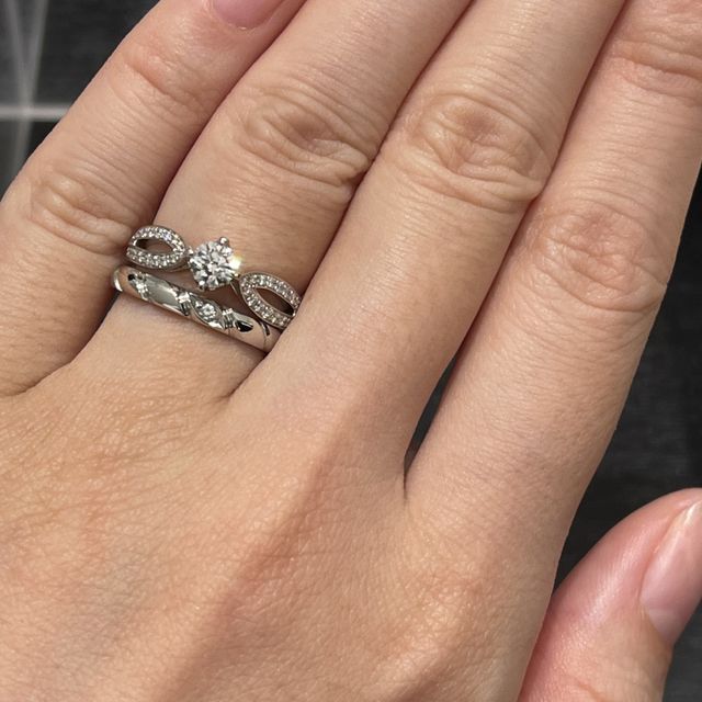 【ブシュロン(BOUCHERON)の口コミ】 カラット数が小さくても、ボリュームを出すことのできるデザインです。
ブ…