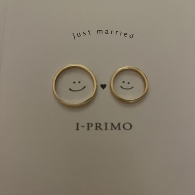 【アイプリモ(I-PRIMO)の口コミ】 婚約指輪と重ね付けをしたかったのでダイヤの付いていないシンプルなイエ…