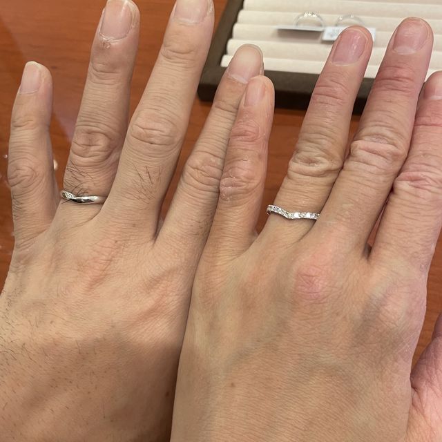 【TRECENTI(トレセンテ)の口コミ】 ハーフエタニティで探していましたが、ストレートなもの、ウェーブライン…