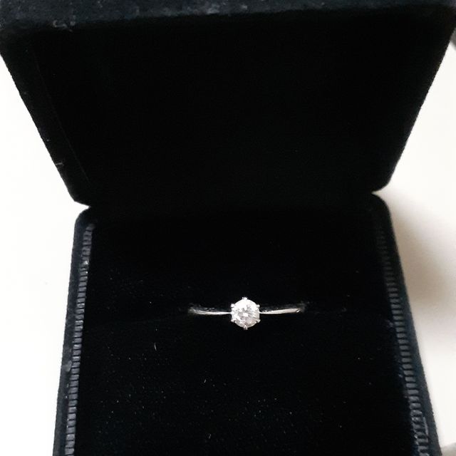 【Luxy(ラグシー)の口コミ】 ダイヤが0.3カラットもあって、ハートアンドキューピッドで、ランクがエク…