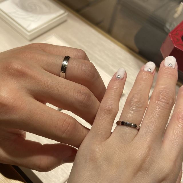 【カルティエ(Cartier)の口コミ】 カルティエのダムールです。溝があり光があたると綺麗に輝きます。デザイ…