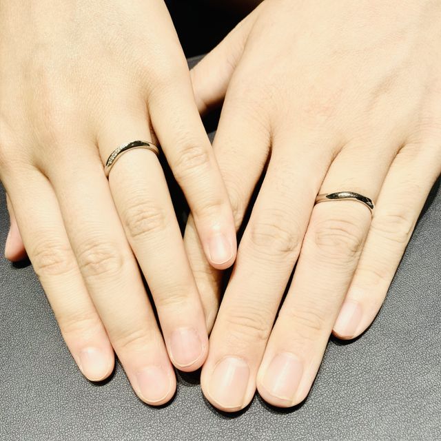 【銀座ダイヤモンドシライシの口コミ】 シンプルだけどデザイン性のある指輪を探していました。他のショップも候…