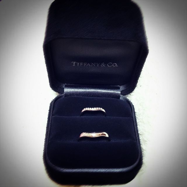 【ティファニー(Tiffany & Co.)の口コミ】 主人からもらった婚約指輪と重ね付けがぴったりな結婚指輪を探していまし…