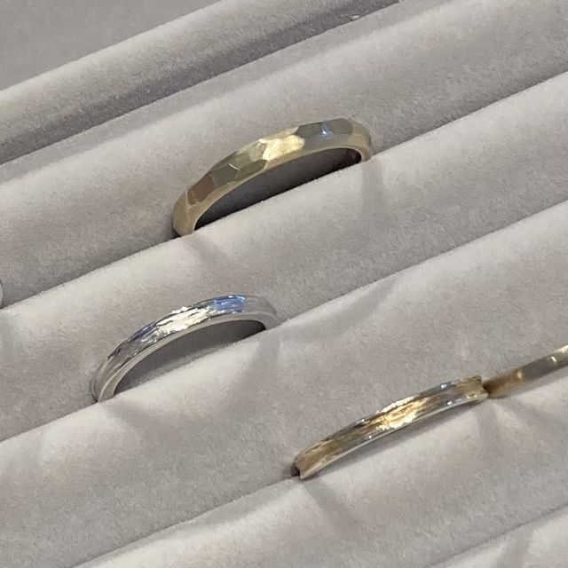 【Bizoux(ビズー)の口コミ】 大手のブランドさんなどと比べると結婚指輪のデザインの数は多くはないか…