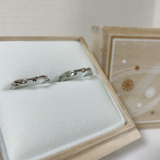 【萬時(Manji)の口コミ】 夫婦揃ってどちらかというと他の方と被らない様な指輪が理想でした。ネッ…