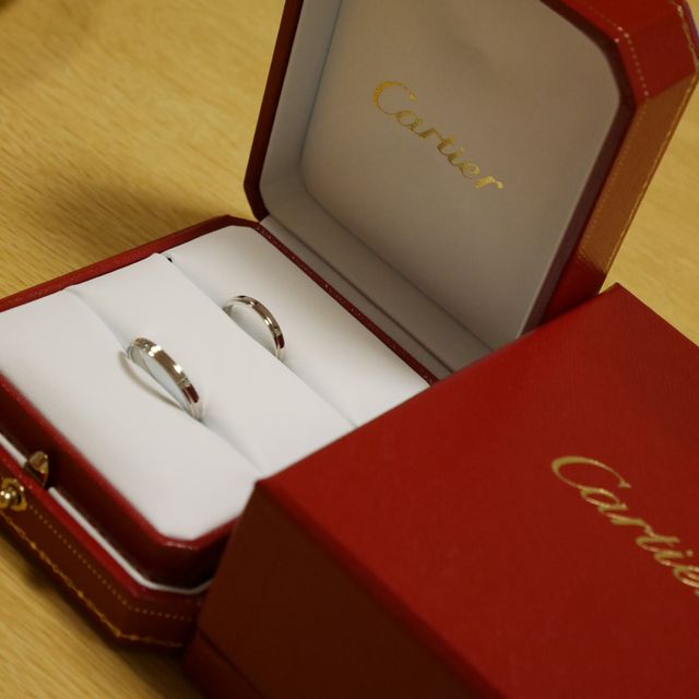 【カルティエ(Cartier)の口コミ】 職場や冠婚葬祭どのシーンでも問題のないプラチナで探していたのですが、…