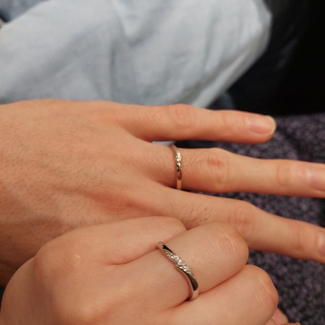 【アイプリモ(I-PRIMO)の口コミ】 指が細く綺麗に見えるデザインです。男性と女性で別々のデザインを選ぶ人…