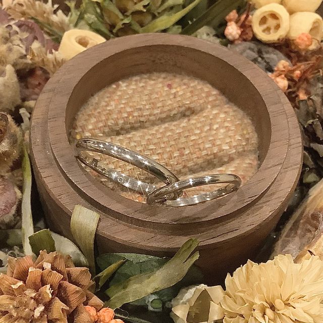 【鎌倉彫金工房の口コミ】 素材は、ホワイトゴールドにしました。ホワイトゴールドは、銀色のように…