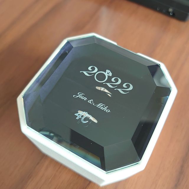 【4℃ BRIDAL(ヨンドシーブライダル)の口コミ】 様々な指輪がありましたが、二人ともシンプルなデザインにとて興味があり…