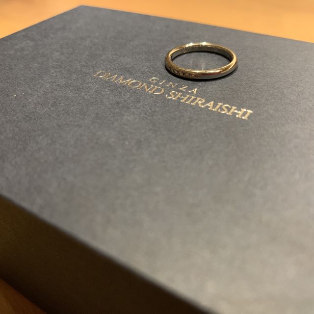 【銀座ダイヤモンドシライシの口コミ】 結婚指輪は肌身離さずつけておきたいと思える、シンプルで且つ、デザイン…