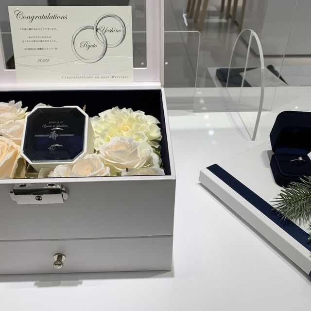 【4℃ BRIDAL(ヨンドシーブライダル)の口コミ】 着け心地とデザインのシンプルさに惹かれて購入。彼氏と一緒にお店に行っ…