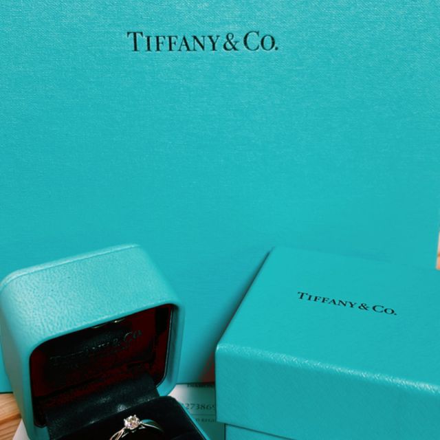 【ティファニー(Tiffany & Co.)の口コミ】 指輪は付けやすさ重視でティファニーのハーモニーに決めてました。後はブ…