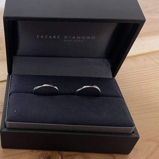 【ラザール ダイヤモンド(LAZARE DIAMOND)の口コミ】 指輪のデザインと価格をみて決めました。元々は他のブランドに決めようと…
