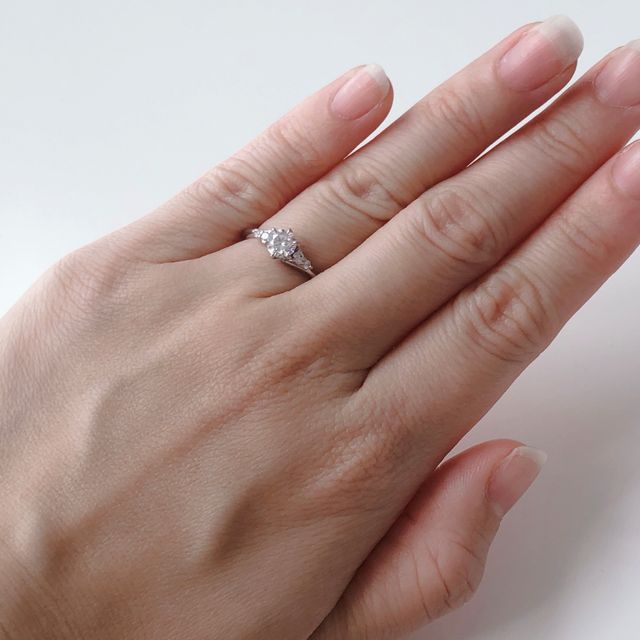 【宝寿堂(ほうじゅどう)の口コミ】 宝石の卸業の老舗だけあって、高品質なダイヤなのに価格がリーズナブルな…