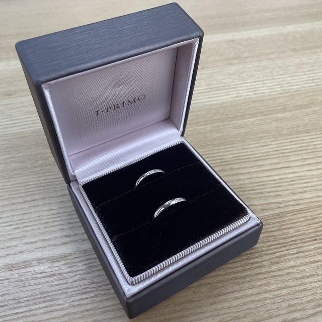 【アイプリモ(I-PRIMO)の口コミ】 シンプルなデザインと着け心地に惹かれました。シンプルだけどダイヤが３…