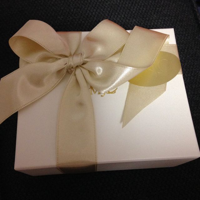 【MJC(三菱ジュエリーコレクション)の口コミ】 お互い好みのタイプが違った為悩んでいたところ、彼が一目惚れした指輪が…