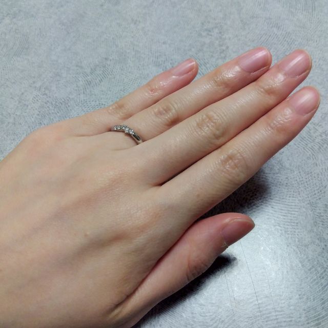 【銀座ダイヤモンドシライシの口コミ】 職業柄、職場では指輪をつけることができないため、集まりやお出掛けした…