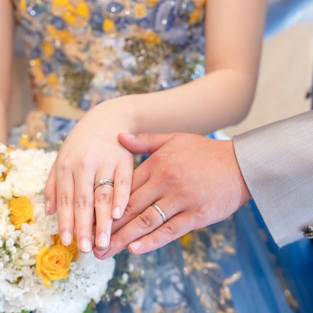 【insembre(インセンブレ)の口コミ】 シンプルなデザインのものを見ていたのですが、つや消しというタイプがあ…