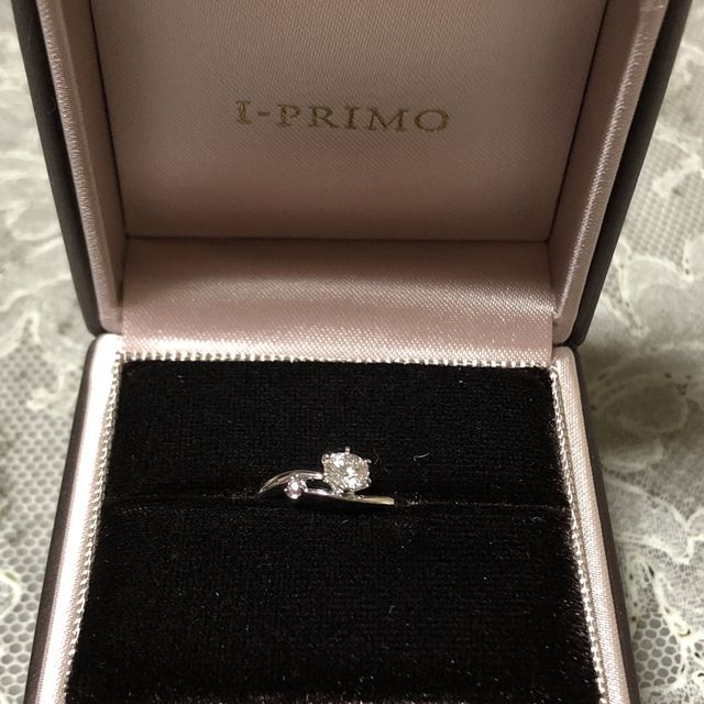 【アイプリモ(I-PRIMO)の口コミ】 デザイン。王道タイプの横にさりげなくついているピンクダイヤモンドがポ…