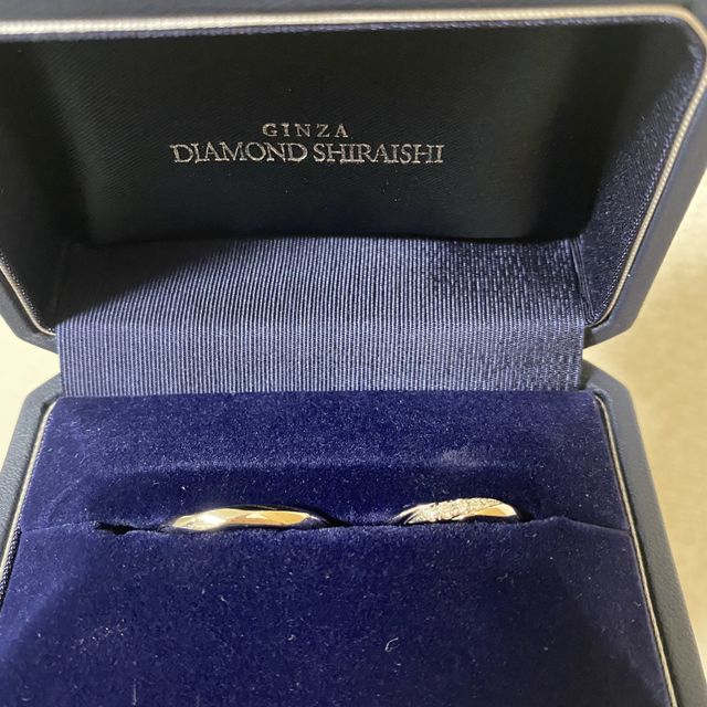 【銀座ダイヤモンドシライシの口コミ】 妻の好みに合わせてもらって、ウェーブの指輪を選ぶことにしましたが、種…