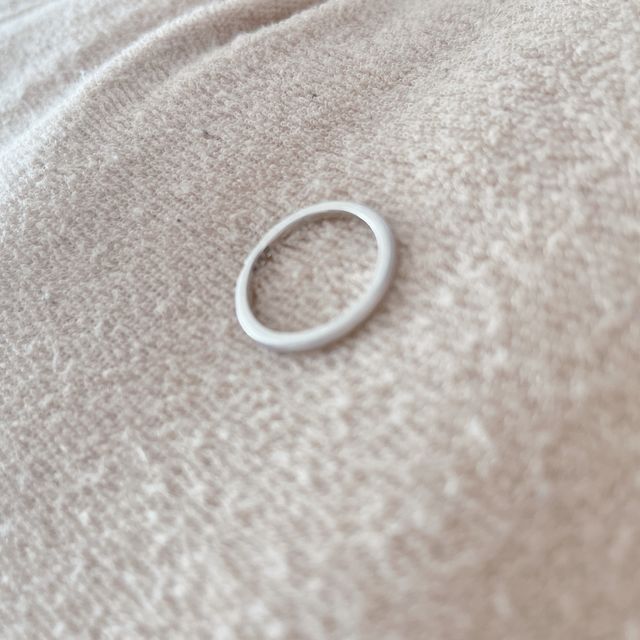 【ティファニー(Tiffany & Co.)の口コミ】 デザインはシンプルなものを探していました。他の指輪ものちのちつけよう…