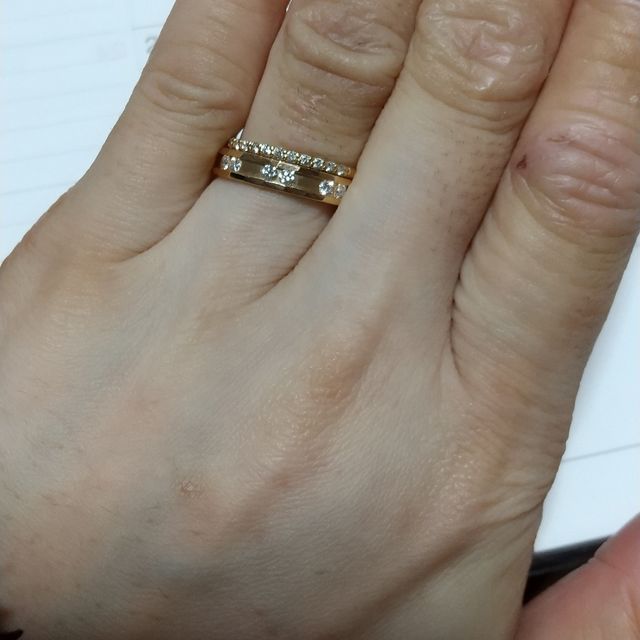【ROYAL ASSCHER(ロイヤル・アッシャー)の口コミ】 色々みましたが、こちらの指輪にビビッときて、2人の意見、好みが一致した…