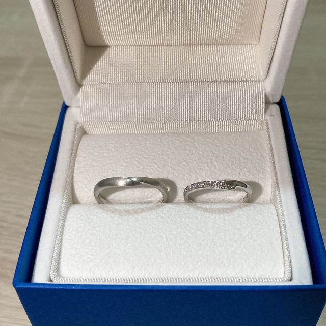 【Galopine & Galopin(ガロピーネガロパン)の口コミ】 指輪で動きがあるものをさがしていました！中でもV字になっているのが指が…