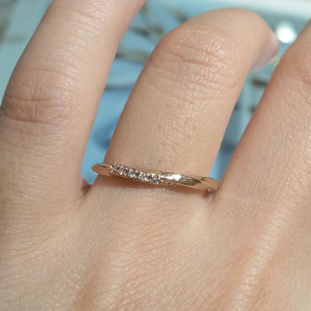 【SIENAROSE(シエナロゼ)の口コミ】 ひねりのあるデザインの指輪を探していたので、こちらの指輪わはぴったり…