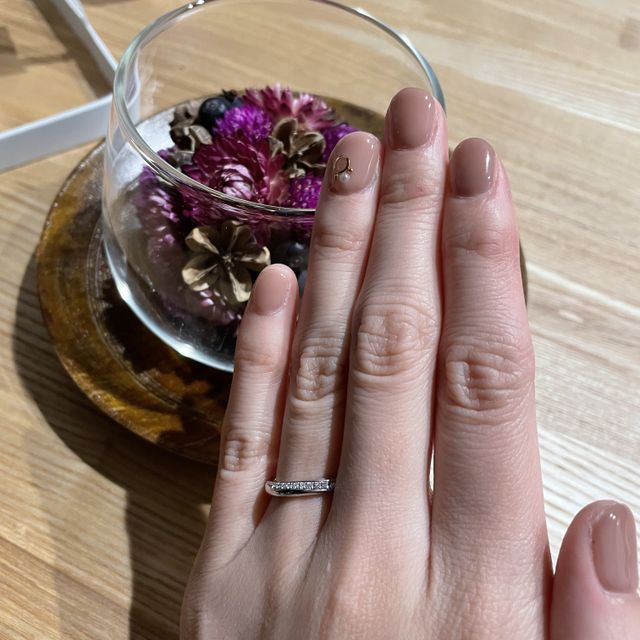 【銀座ダイヤモンドシライシの口コミ】 永久に着用できるように、歳をとっても着用しても違和感ないようなデザイ…