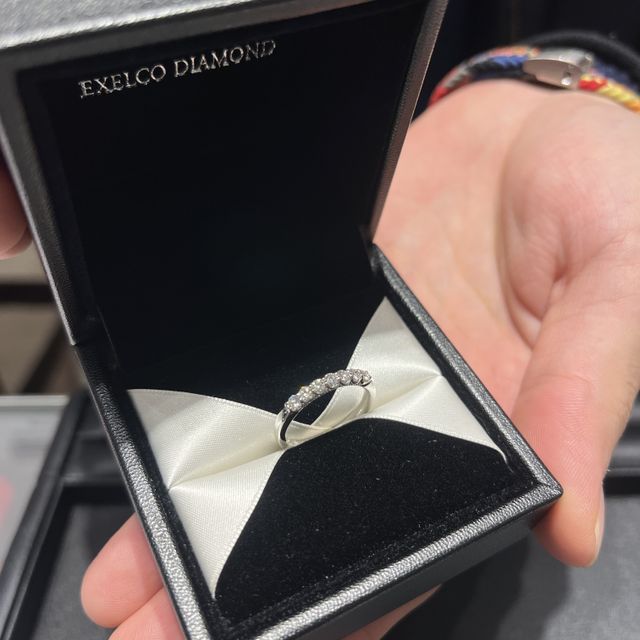 【エクセルコダイヤモンド(EXELCO DIAMOND)の口コミ】 指輪のデザインと接客時の対応です。
応対して頂きいろいろ見させて頂いた…