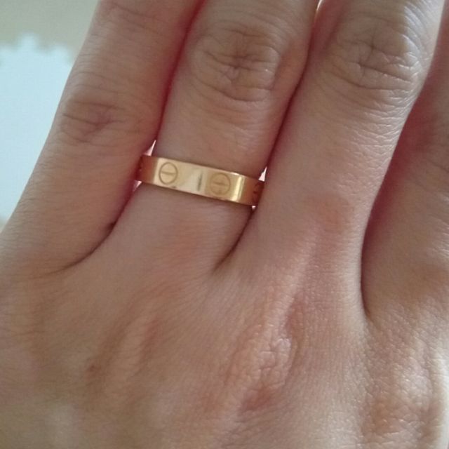 【カルティエ(Cartier)の口コミ】 私はずっとカルティエで結婚指輪を買うことを決めてたので他のお店はさら…