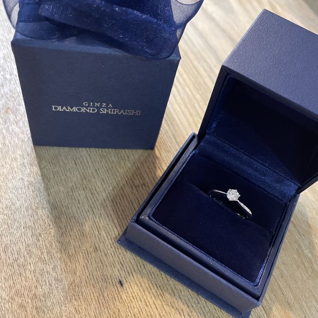 【銀座ダイヤモンドシライシの口コミ】 指輪の決め手
婚約指輪、サプライズでプロポーズリングを探していました。…