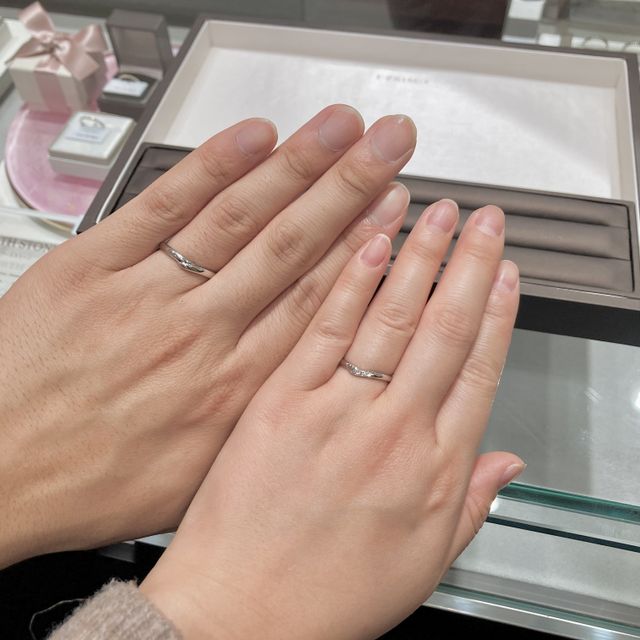 【アイプリモ(I-PRIMO)の口コミ】 お互いに候補をいくつか絞って、何度も指にはめながらたくさん相談しまし…