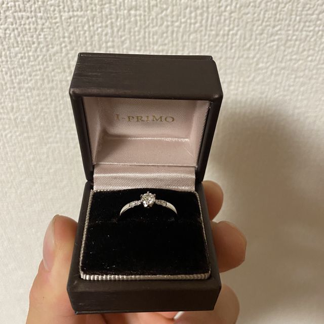 【アイプリモ(I-PRIMO)の口コミ】 ダイヤモンドの輝きと接客の良さがとても良かったです。
指輪の知識も全く…