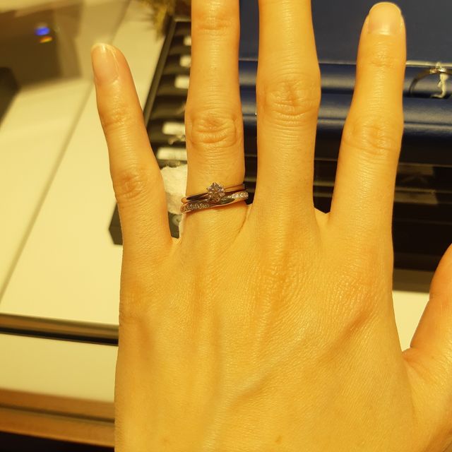 【銀座ダイヤモンドシライシの口コミ】 ダイアモンドとブランド名に入っているだけあって、ダイアモンドの質はと…