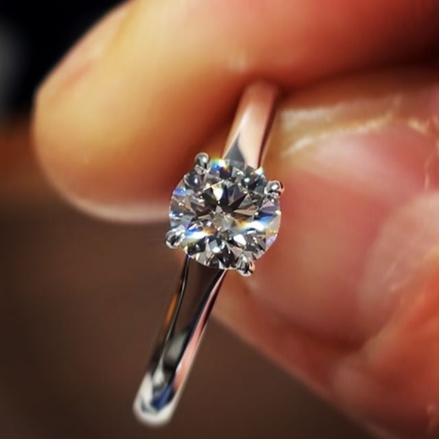 【エクセルコダイヤモンド(EXELCO DIAMOND)の口コミ】 ダイヤモンドの美しさを元々他のクチコミで見ており、そこからずっと気に…