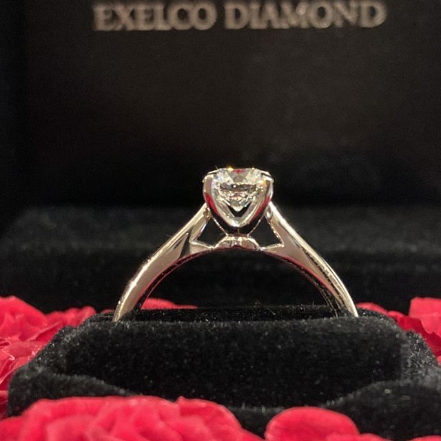 【エクセルコダイヤモンド(EXELCO DIAMOND)の口コミ】 海外ブランドのデザインが好きでたくさん店舗を見て回っていて、0.5カラッ…