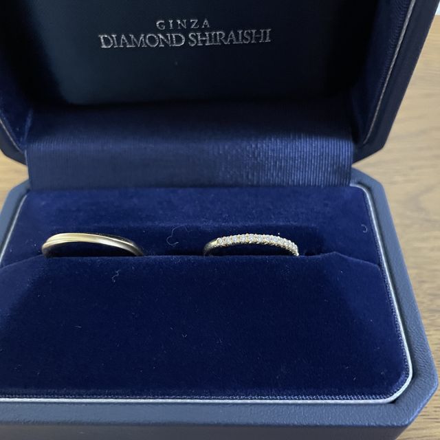 【銀座ダイヤモンドシライシの口コミ】 ゴールドを中心に探した。ダイヤモンドが埋め込まれているものが良いと考…