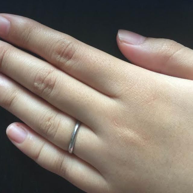 【SCARABE(スカラベ)の口コミ】 とにかくシンプルで安い結婚指輪を探していました。探してみるとダイヤな…