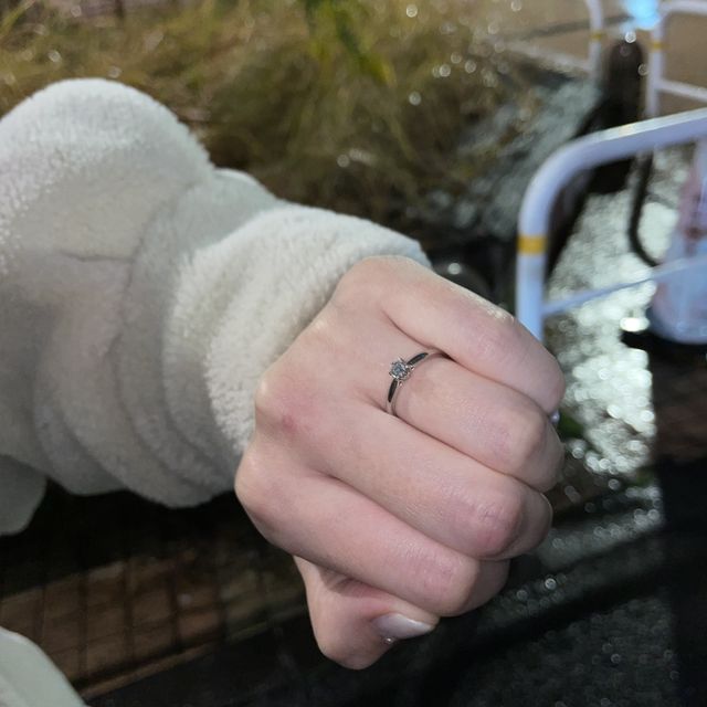 【アイプリモ(I-PRIMO)の口コミ】 シンプルだけど綺麗に見えて、ダイヤモンドの品質が良いものを選びました…