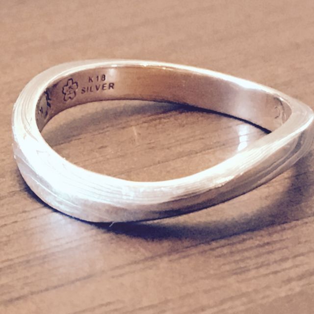 【杢目金屋(もくめがねや)の口コミ】 目立ちすぎるデザインじゃないけれど、なにかこだわったリングが欲しかっ…