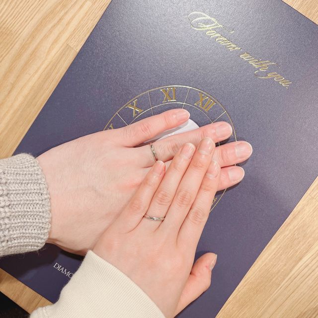 【銀座ダイヤモンドシライシの口コミ】 シンプルでつけ心地のよい指輪。
ストレートでなく、ゆるーくエッジも効い…