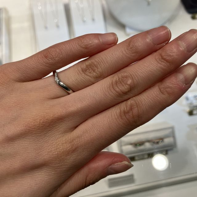 【THE KISS Anniversary(ザ・キッス　アニヴァーサリー)の口コミ】 お手頃なお値段のリングが多かったです。デザインもシンプル、キュートな…